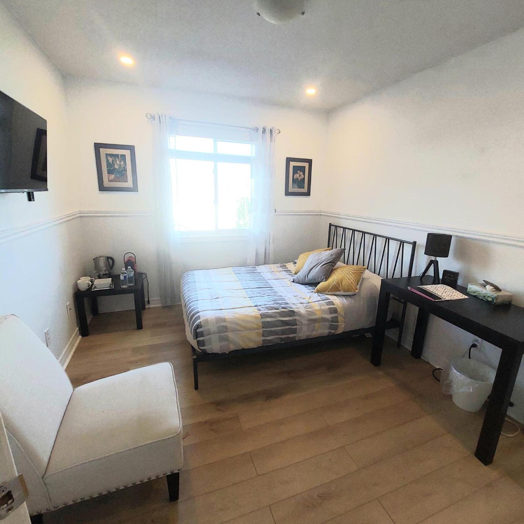 Nimo Homestay Guelph Exteriör bild